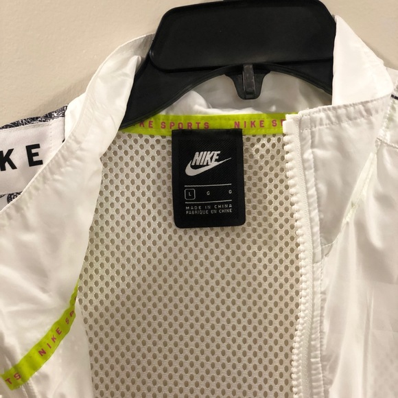 Nike Windbreaker - Picture 8 of 8